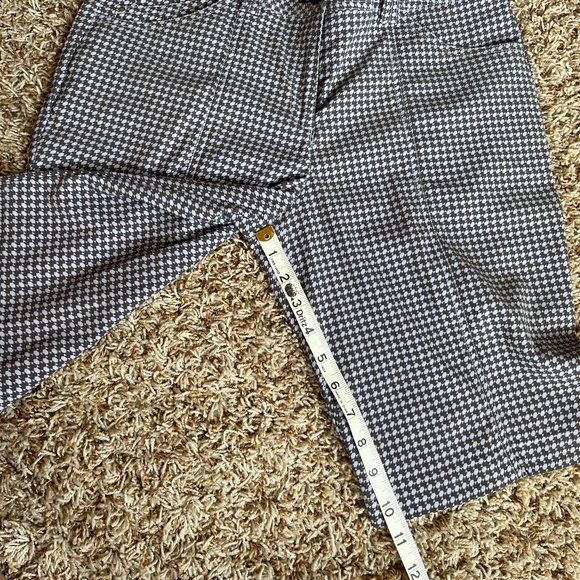 Womens Golf Outfit Callaway shirt and Nivo Shorts - Picture 6 of 11